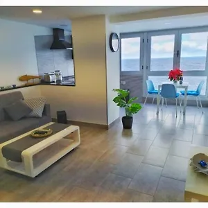 https://lavagalerie-meeresblick-1-reihe.in-canary-islands.com